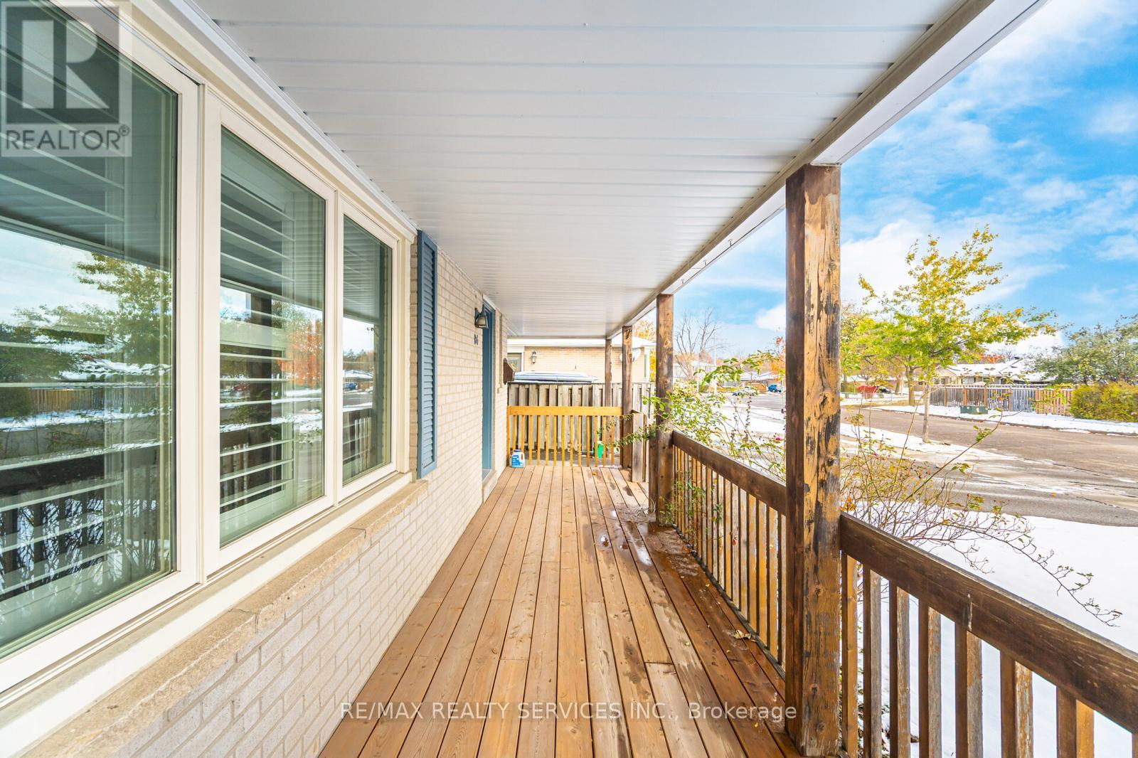 84 Sutherland Avenue, Brampton, Ontario  L6V 2H7 - Photo 4 - W12539018