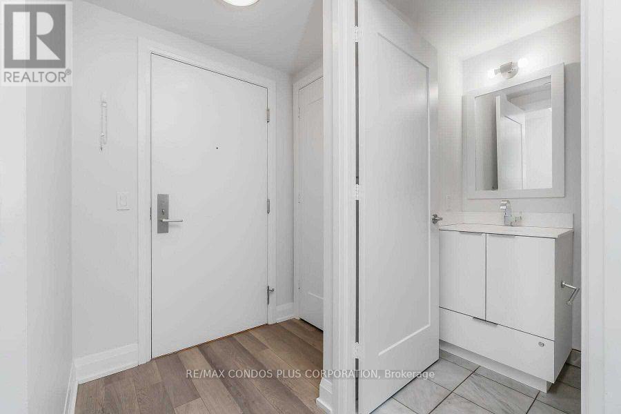 410 - 56 Annie Craig Drive, Toronto, Ontario  M8V 0C5 - Photo 2 - W12539024