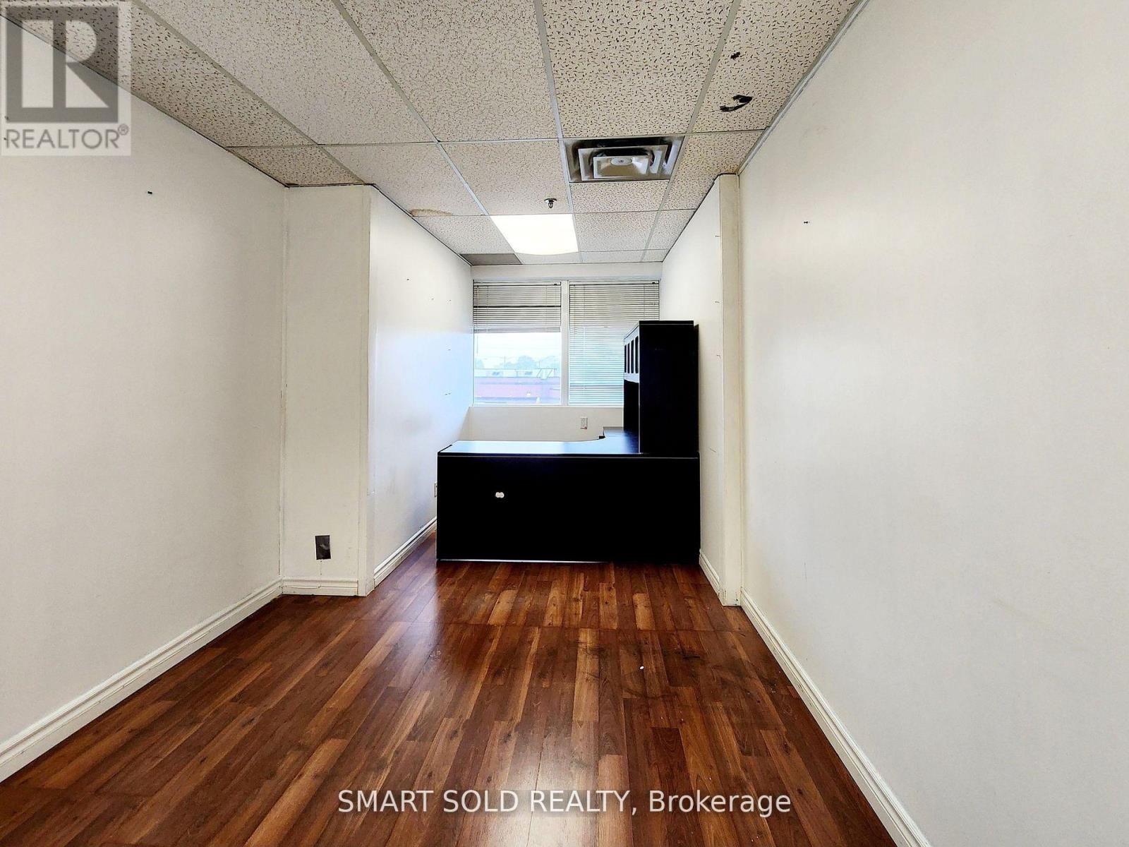 201b - 2428 Islington Avenue, Toronto, Ontario  M9W 3X8 - Photo 5 - W12539026