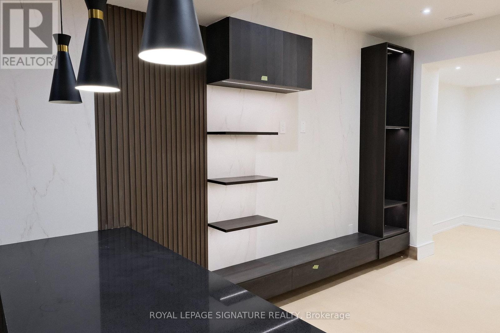 365 Jumna Avenue, Mississauga, Ontario  L5G 1Y5 - Photo 42 - W12539056