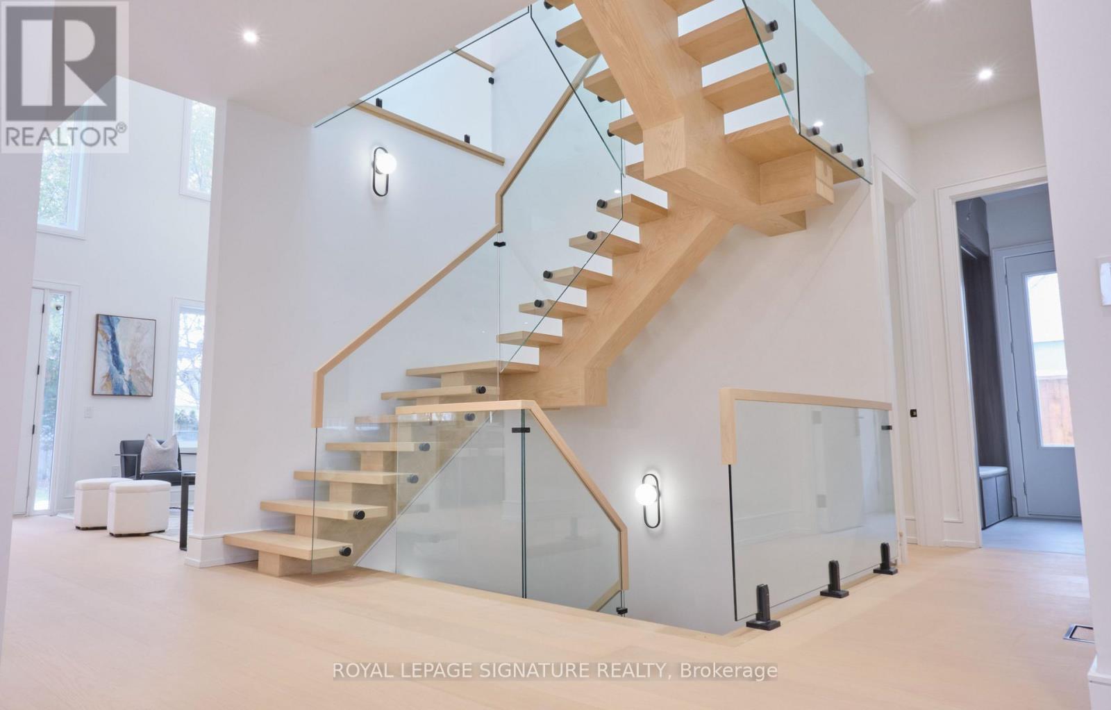 365 Jumna Avenue, Mississauga, Ontario  L5G 1Y5 - Photo 7 - W12539056