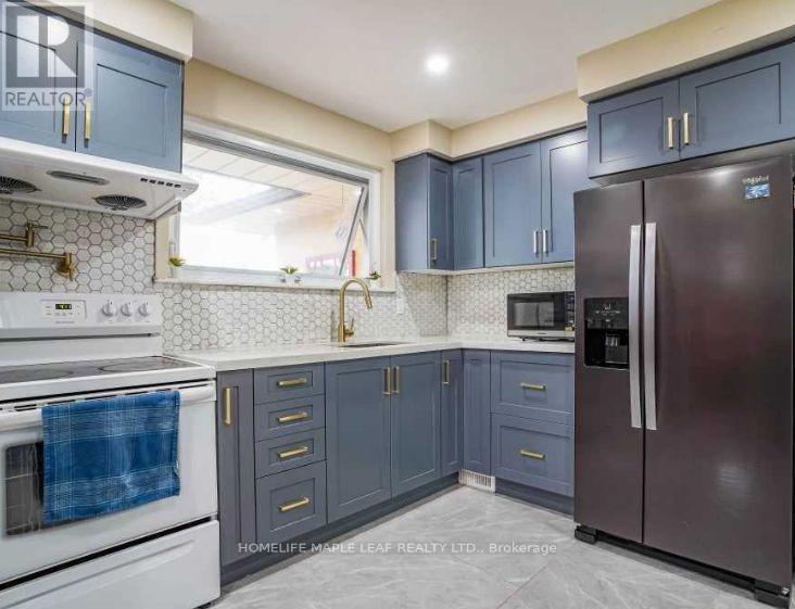 Main Floor - 6 Gretna Drive, Brampton, Ontario  L6X 2E5 - Photo 6 - W12539074