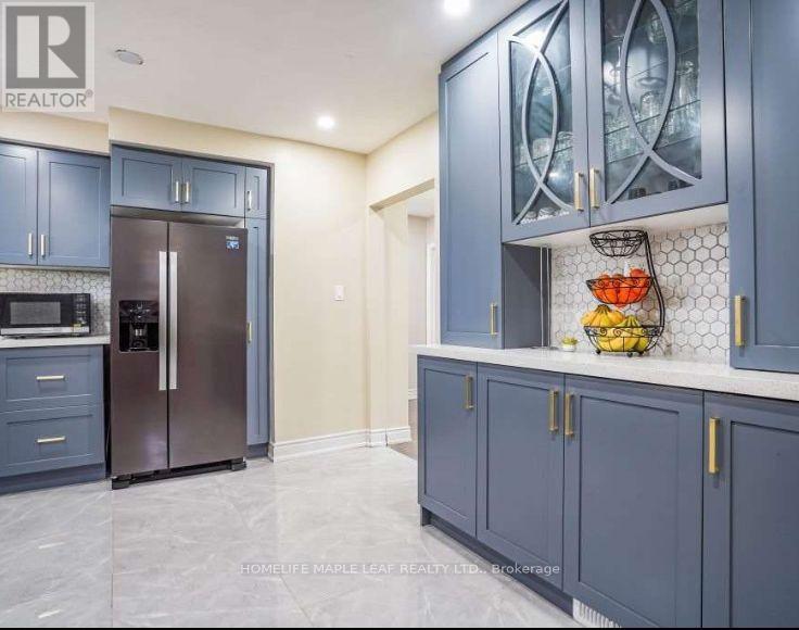 Main Floor - 6 Gretna Drive, Brampton, Ontario  L6X 2E5 - Photo 8 - W12539074