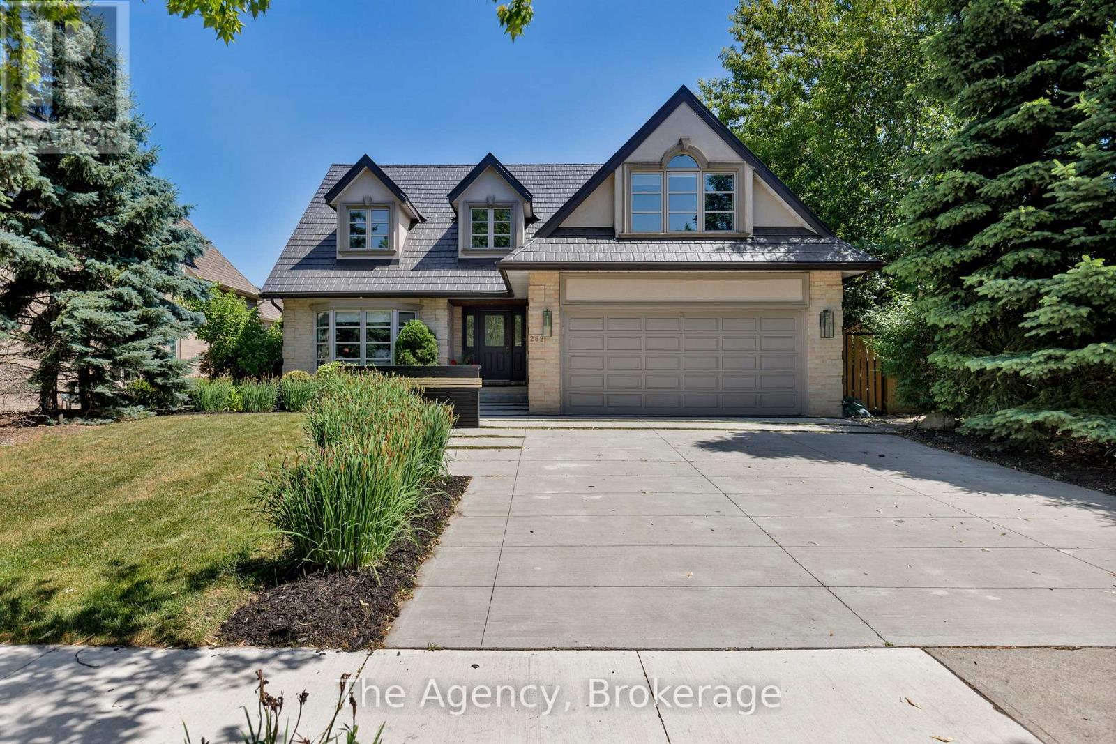 262 Mary Street, Oakville, Ontario  L6K 3V4 - Photo 2 - W12539142