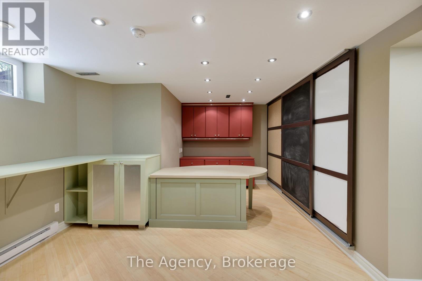 262 Mary Street, Oakville, Ontario  L6K 3V4 - Photo 35 - W12539142