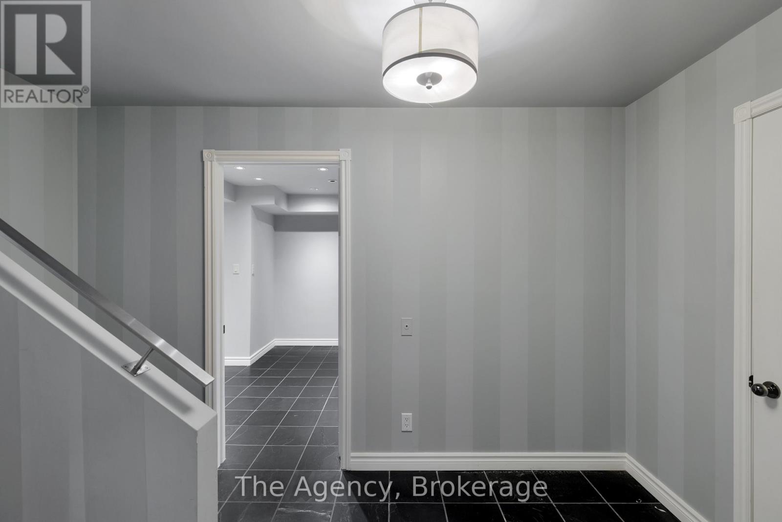 262 Mary Street, Oakville, Ontario  L6K 3V4 - Photo 49 - W12539142