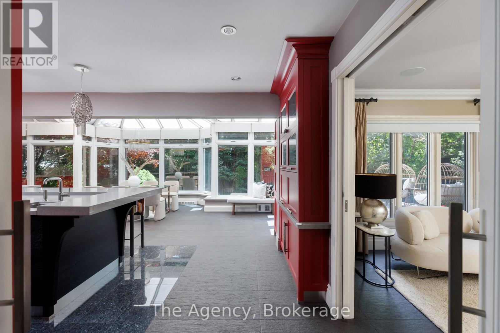 262 Mary Street, Oakville, Ontario  L6K 3V4 - Photo 8 - W12539142