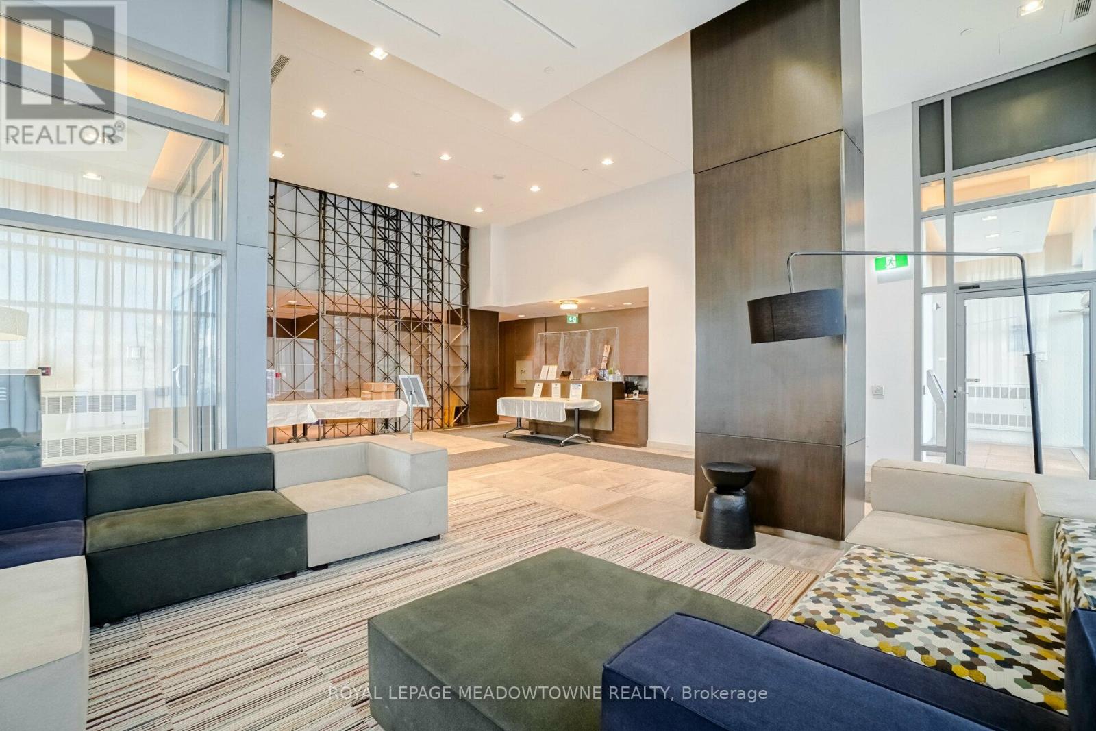 802 - 2560 Eglinton Avenue W, Mississauga, Ontario  L5M 0Y3 - Photo 6 - W12539096