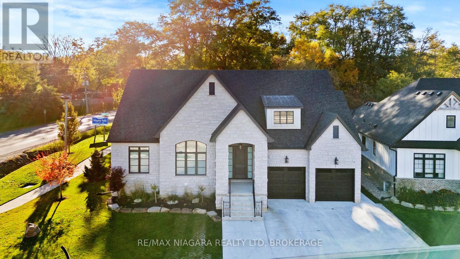 3 Fedorkow Lane, Niagara-On-The-Lake, Ontario L0S 1P0 - Photo 2 - X12539162