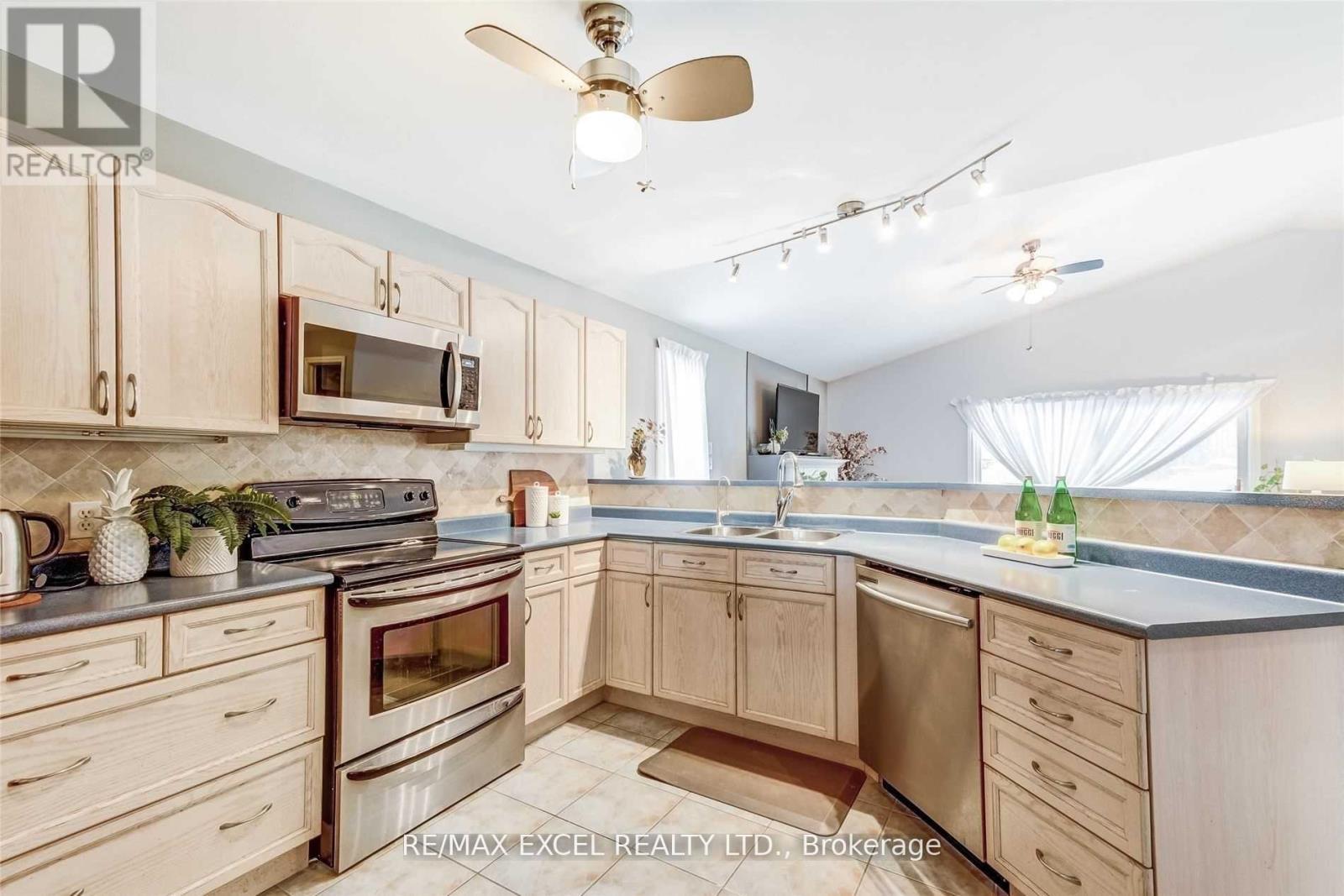 Main - 3 Sedgewood Way, Barrie, Ontario  L4N 0B9 - Photo 8 - S12532160