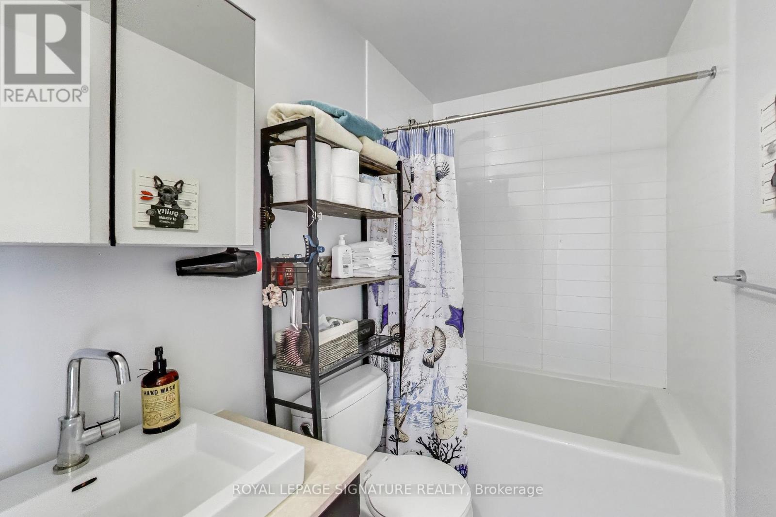 1207 - 105 The Queensway, Toronto, Ontario  M6S 5B5 - Photo 9 - W12447569