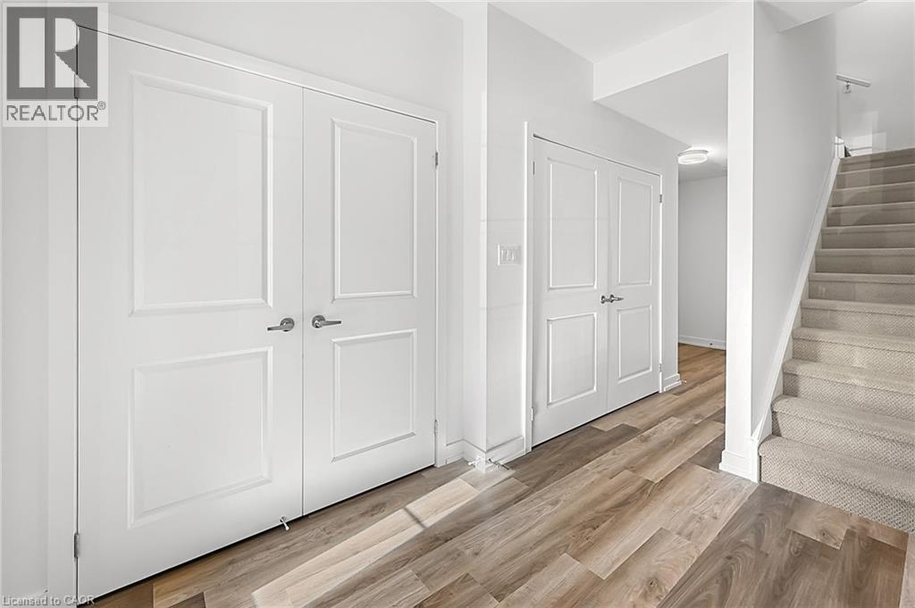 205 West Oak Trail Unit# 12, Kitchener, Ontario  N2R 0R9 - Photo 8 - 40785905