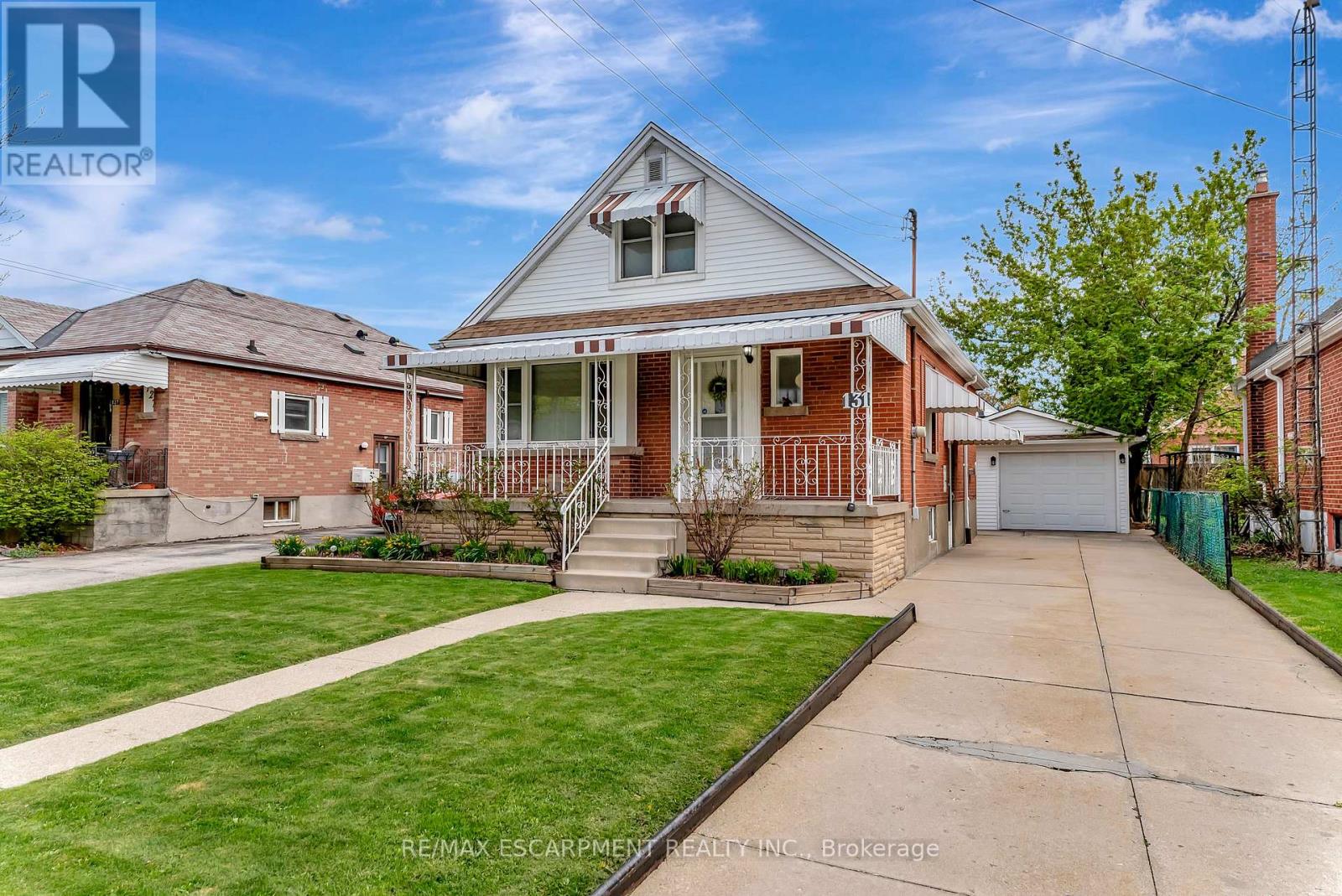 131 East 42nd Street, Hamilton, Ontario  L8T 3A2 - Photo 2 - X12538924