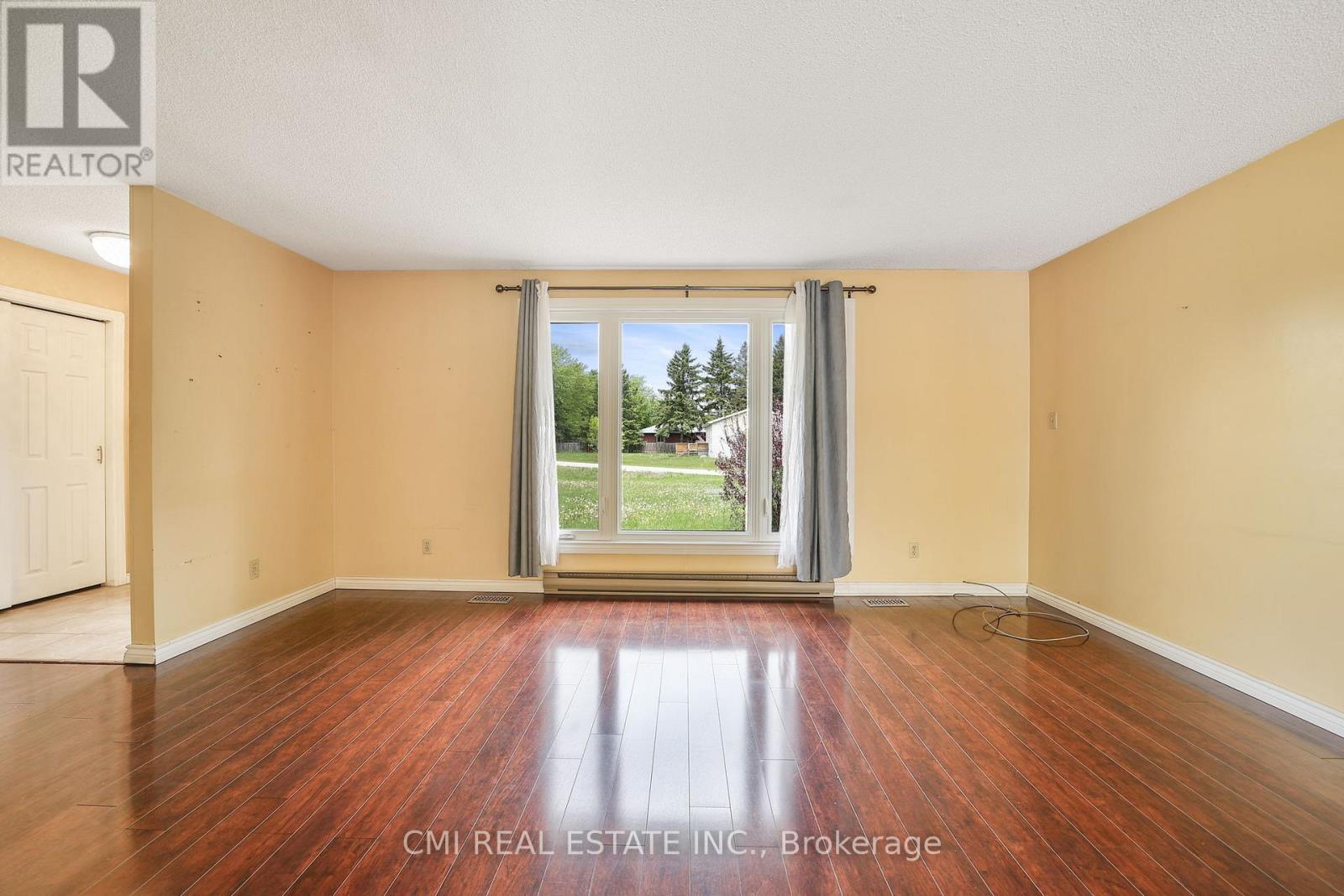 1 Jeffery Drive, Mulmur, Ontario  L0N 1M0 - Photo 6 - X12539118