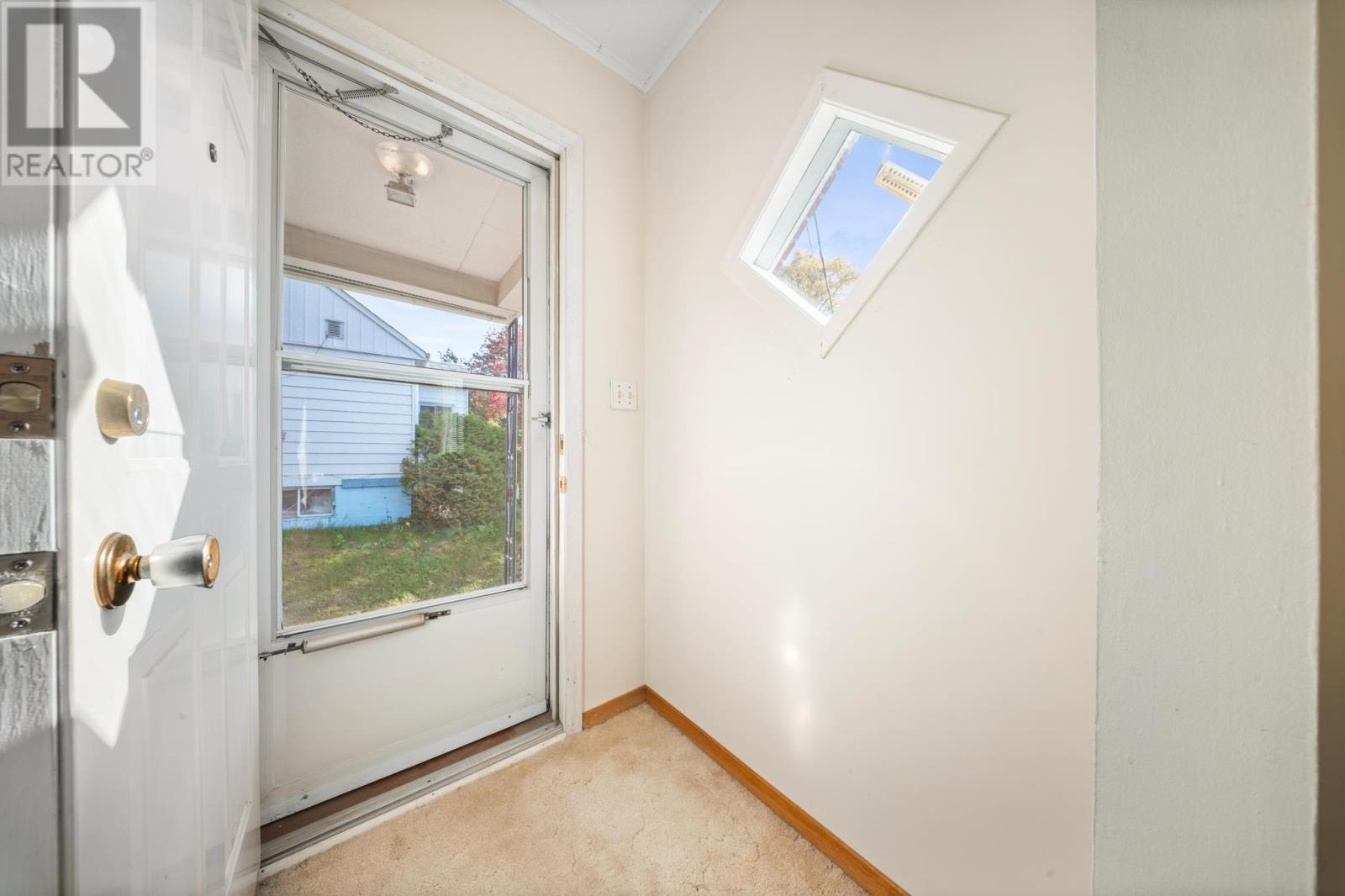 34 Elliott Rd, Sault Ste. Marie, Ontario  P6C 2Z4 - Photo 9 - SM252946