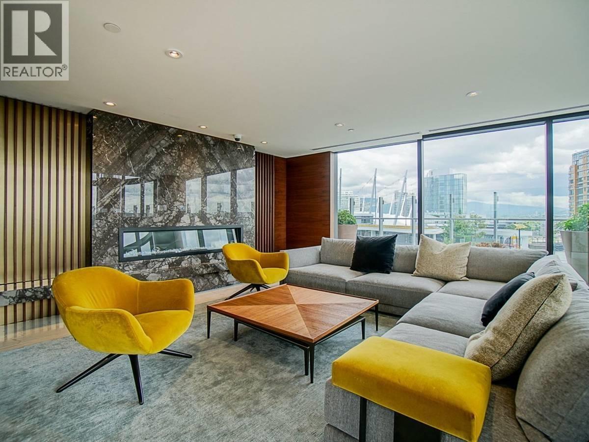 2010 89 NELSON STREET, Vancouver, British Columbia