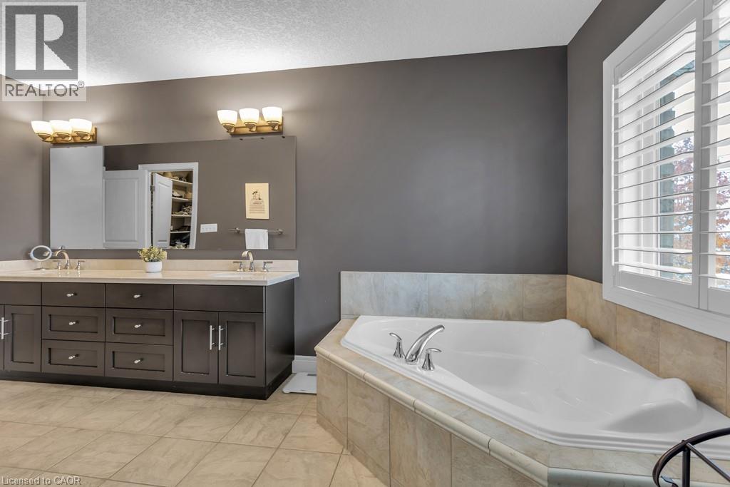 211 Terrace Wood Crescent, Kitchener, Ontario  N2P 2T3 - Photo 25 - 40786232