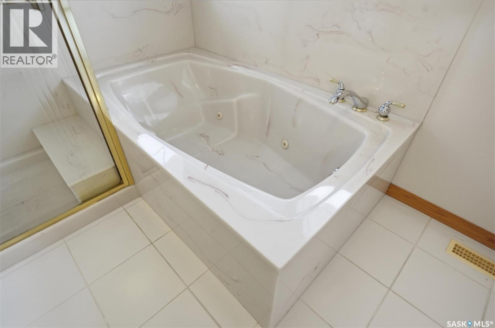 228 Braeshire Lane, Saskatoon, Saskatchewan  S7V 1B2 - Photo 31 - SK023836