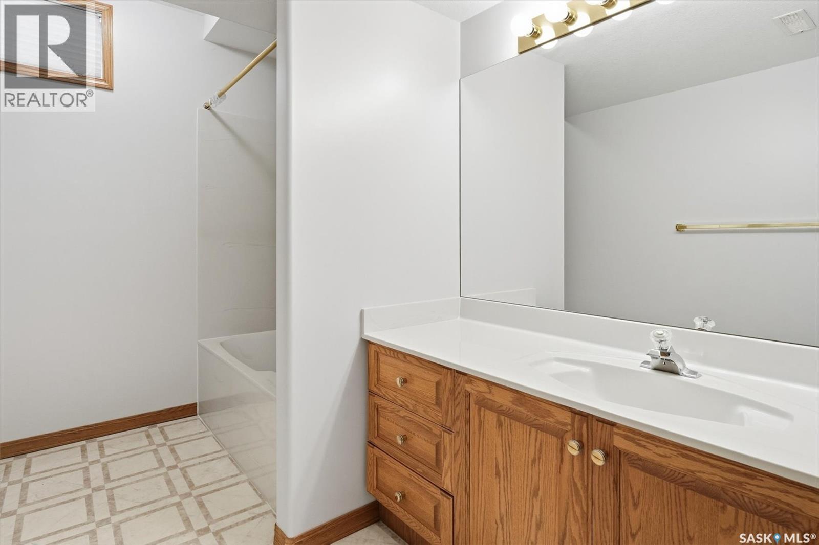 228 Braeshire Lane, Saskatoon, Saskatchewan  S7V 1B2 - Photo 41 - SK023836