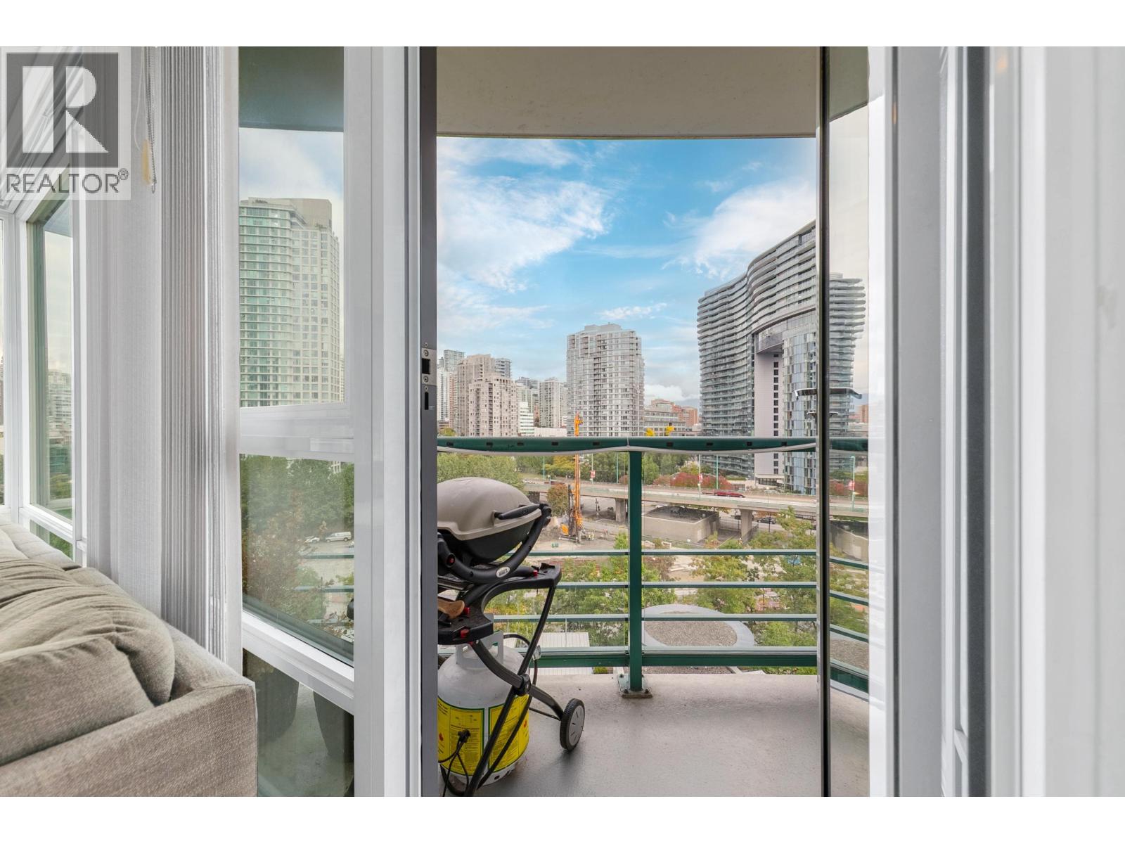 1101 1033 Marinaside Crescent, Vancouver, British Columbia  V6Z 3A3 - Photo 11 - R3056544