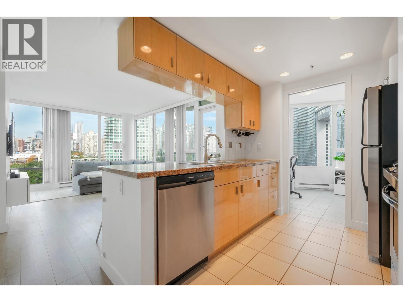 1101 1033 Marinaside Crescent, Vancouver, British Columbia  V6Z 3A3 - Photo 24 - R3056544