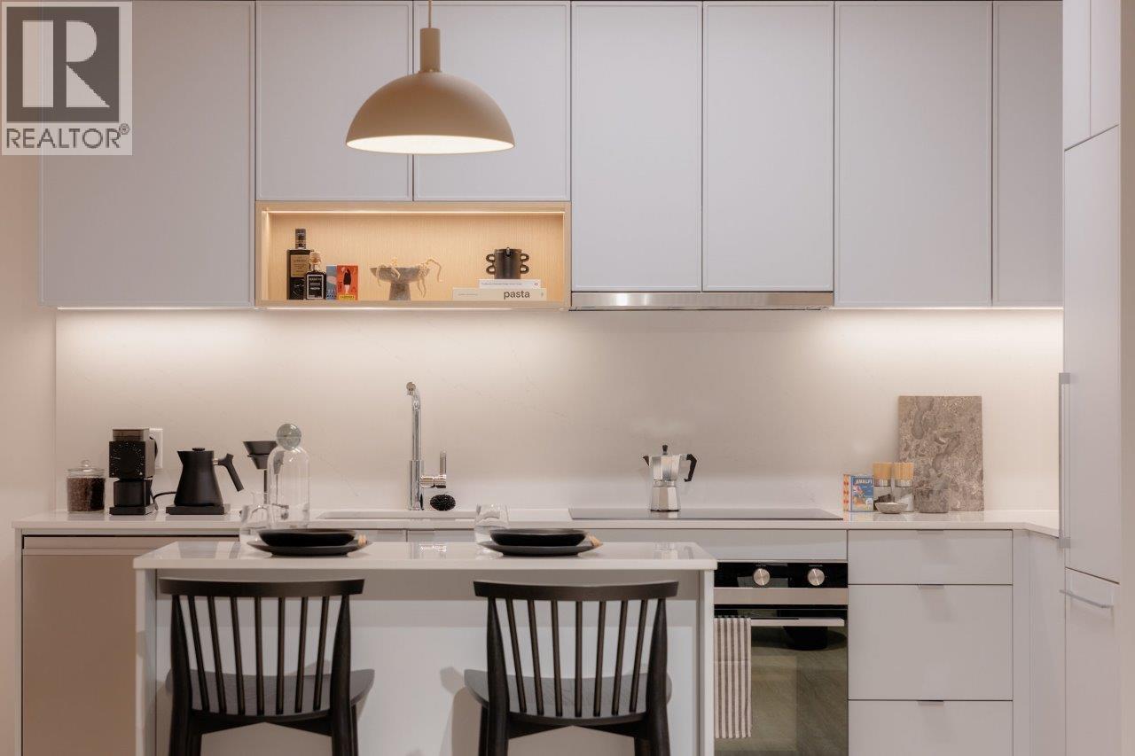 201 3633 WILLINGDON AVENUE, Burnaby, British Columbia