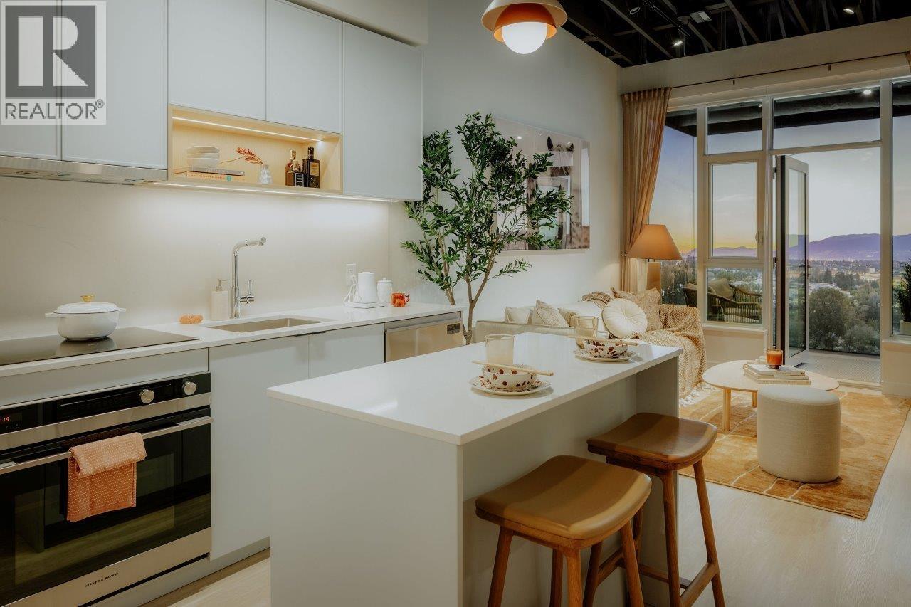 308 3633 Willingdon Avenue, Burnaby, British Columbia  V0V 0V0 - Photo 2 - R3066693