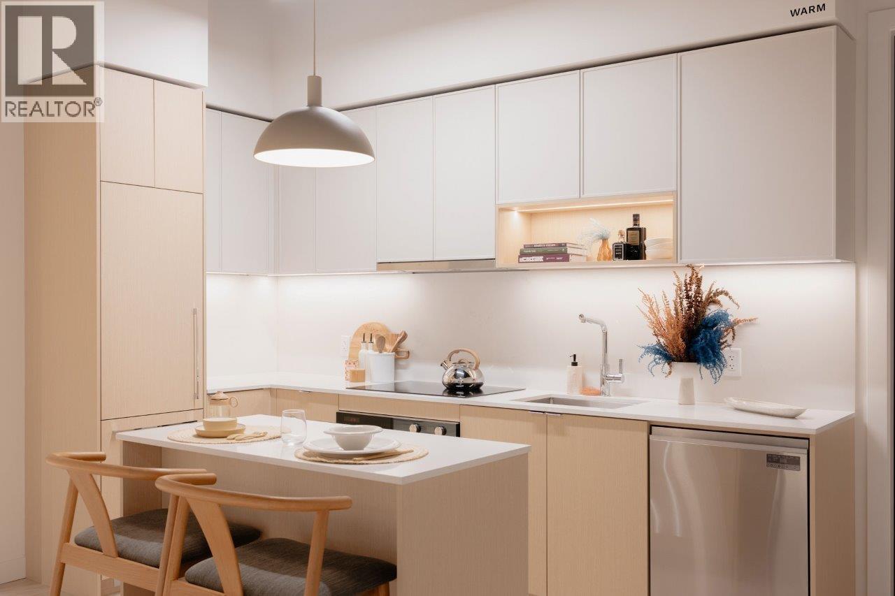 308 3633 Willingdon Avenue, Burnaby, British Columbia  V0V 0V0 - Photo 4 - R3066693