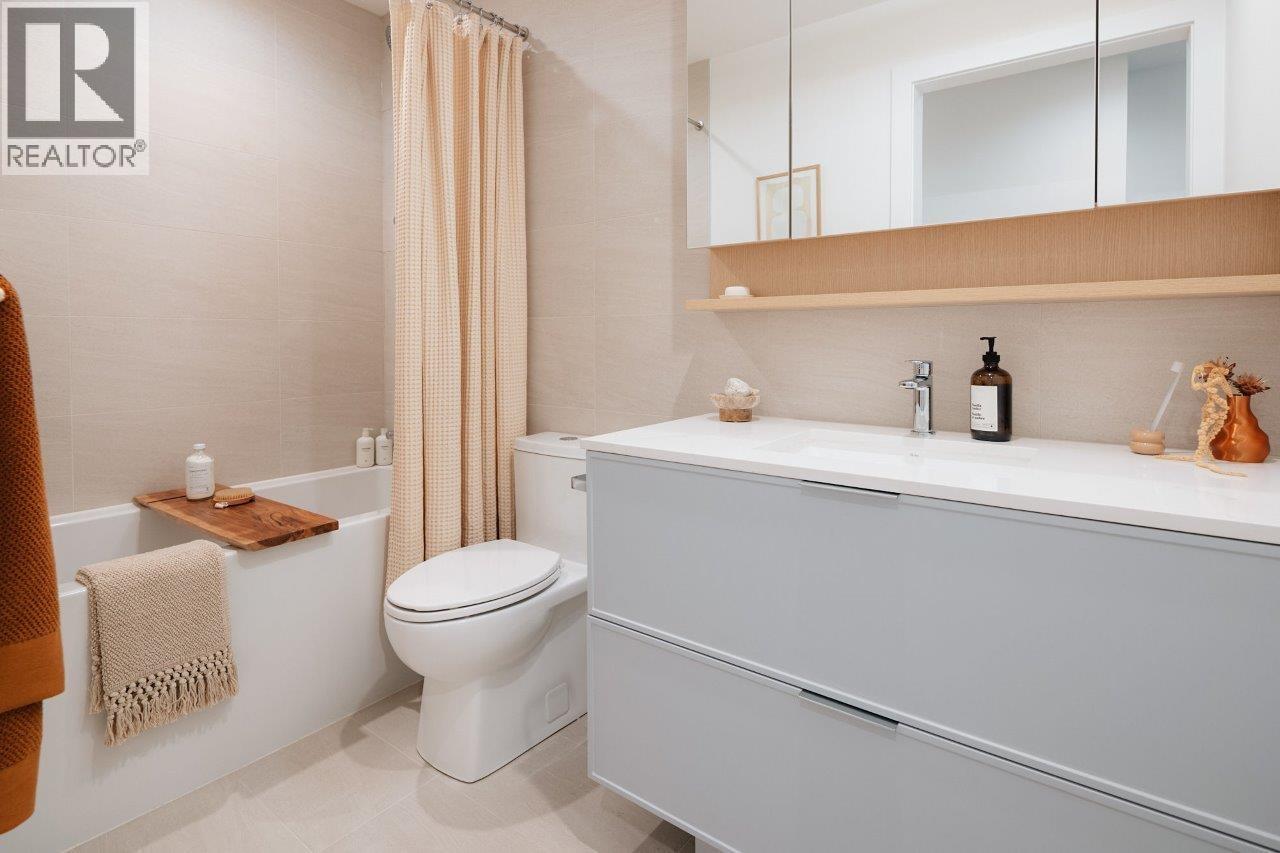 308 3633 Willingdon Avenue, Burnaby, British Columbia  V0V 0V0 - Photo 6 - R3066693