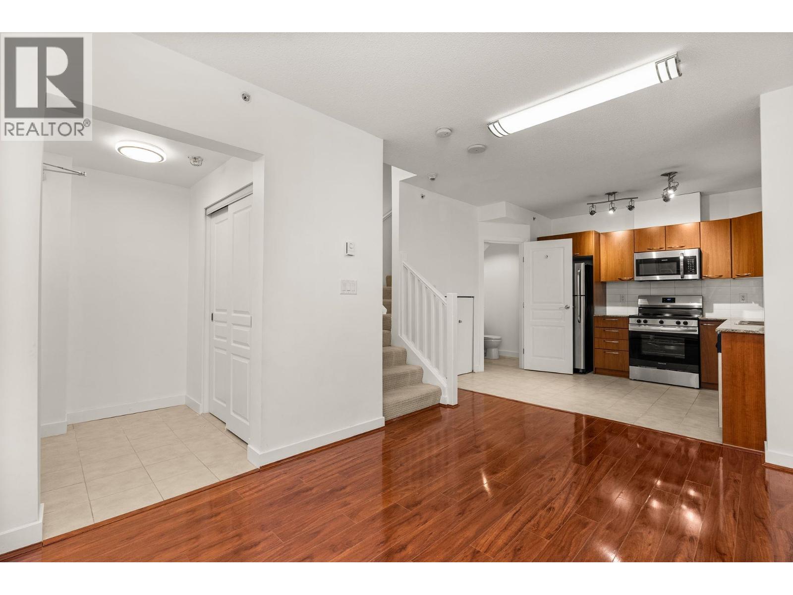 1468 Cedar Cottage Mews, Vancouver, British Columbia  V5N 5Z1 - Photo 6 - R3066745