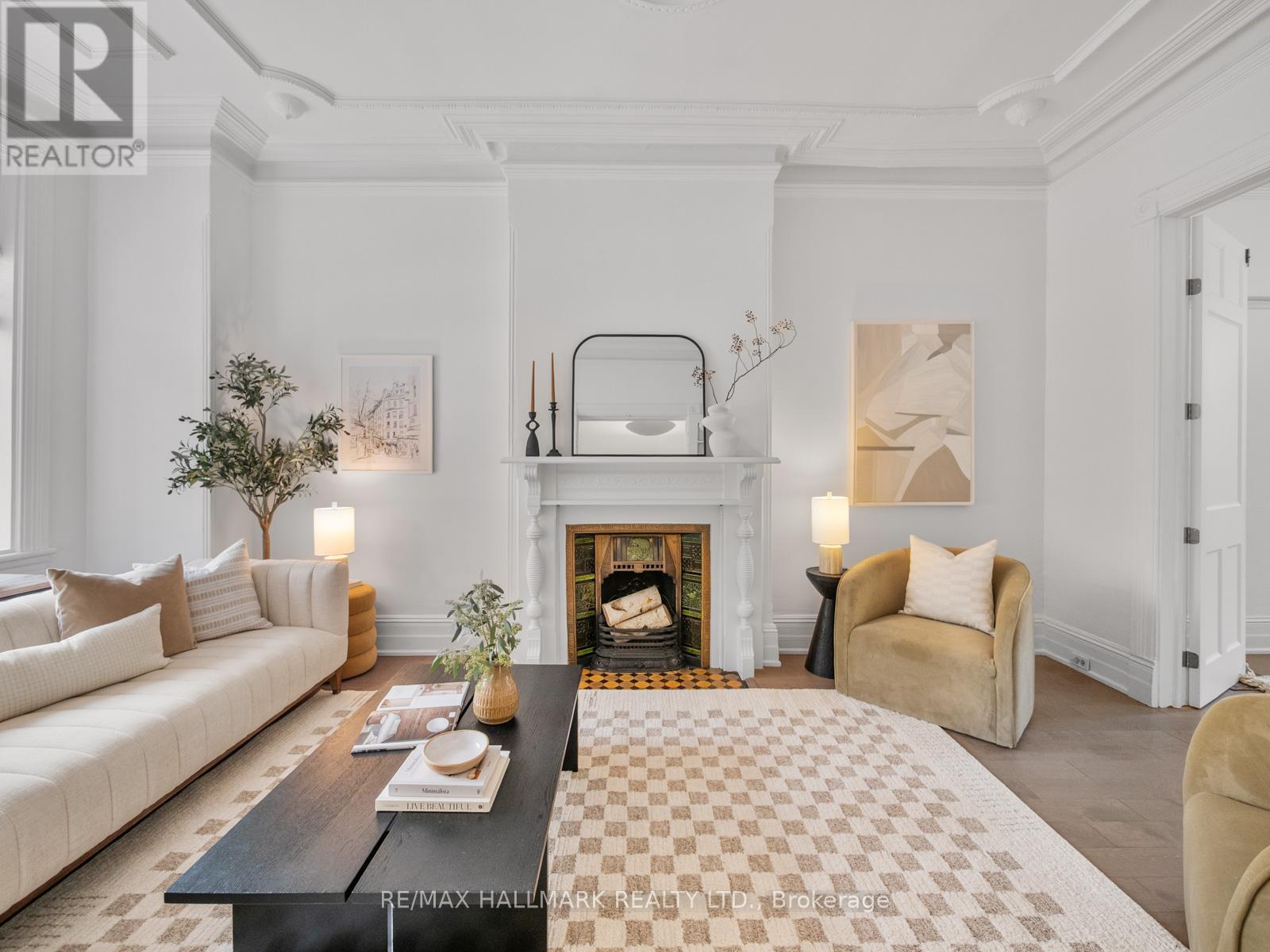 133 Langley Avenue, Toronto, Ontario  M4K 1B6 - Photo 3 - E12539174