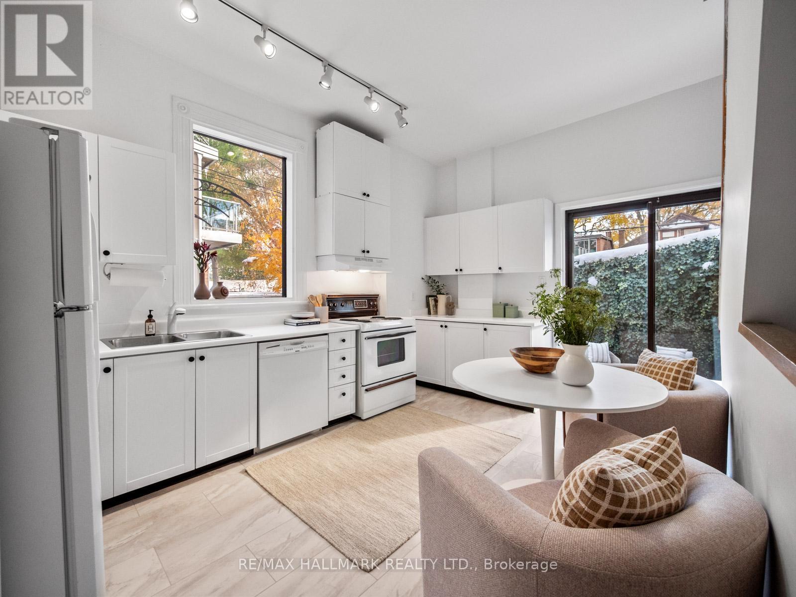 133 Langley Avenue, Toronto, Ontario  M4K 1B6 - Photo 8 - E12539174