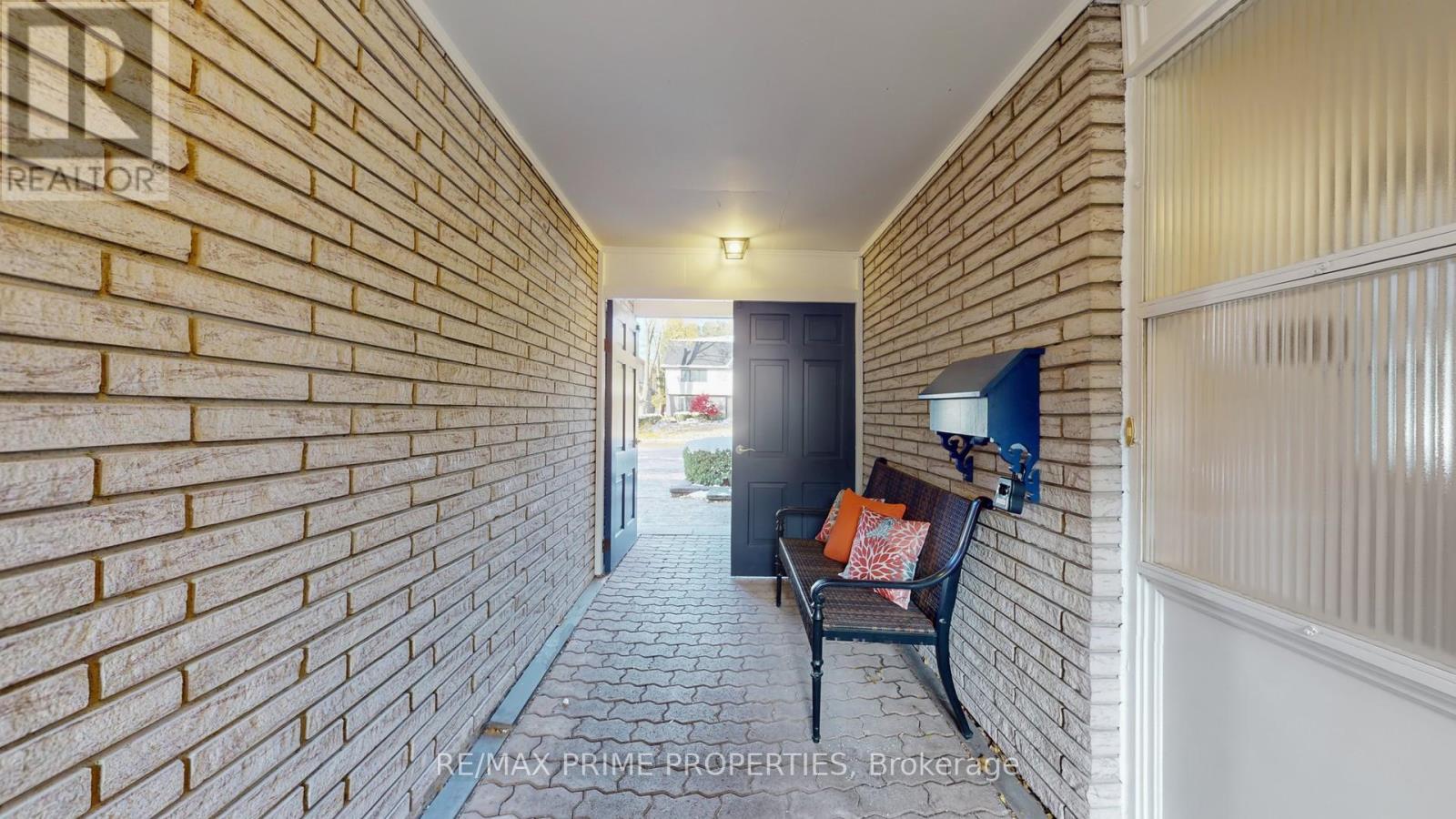 153 Krieghoff Avenue, Markham, Ontario  L3R 1W2 - Photo 5 - N12539164