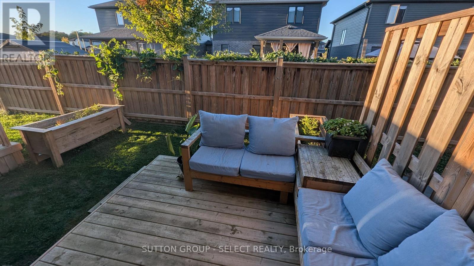 3 - 1 Miller Drive, Lucan Biddulph, Ontario  N0M 2J0 - Photo 5 - X12539302