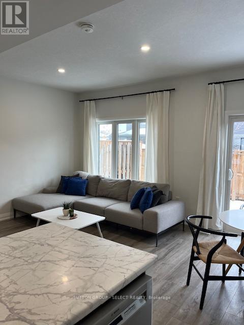 3 - 1 Miller Drive, Lucan Biddulph, Ontario  N0M 2J0 - Photo 8 - X12539302