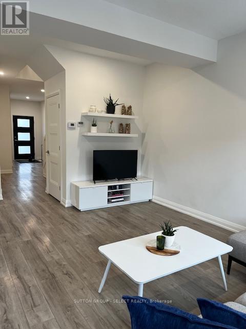 3 - 1 Miller Drive, Lucan Biddulph, Ontario  N0M 2J0 - Photo 9 - X12539302