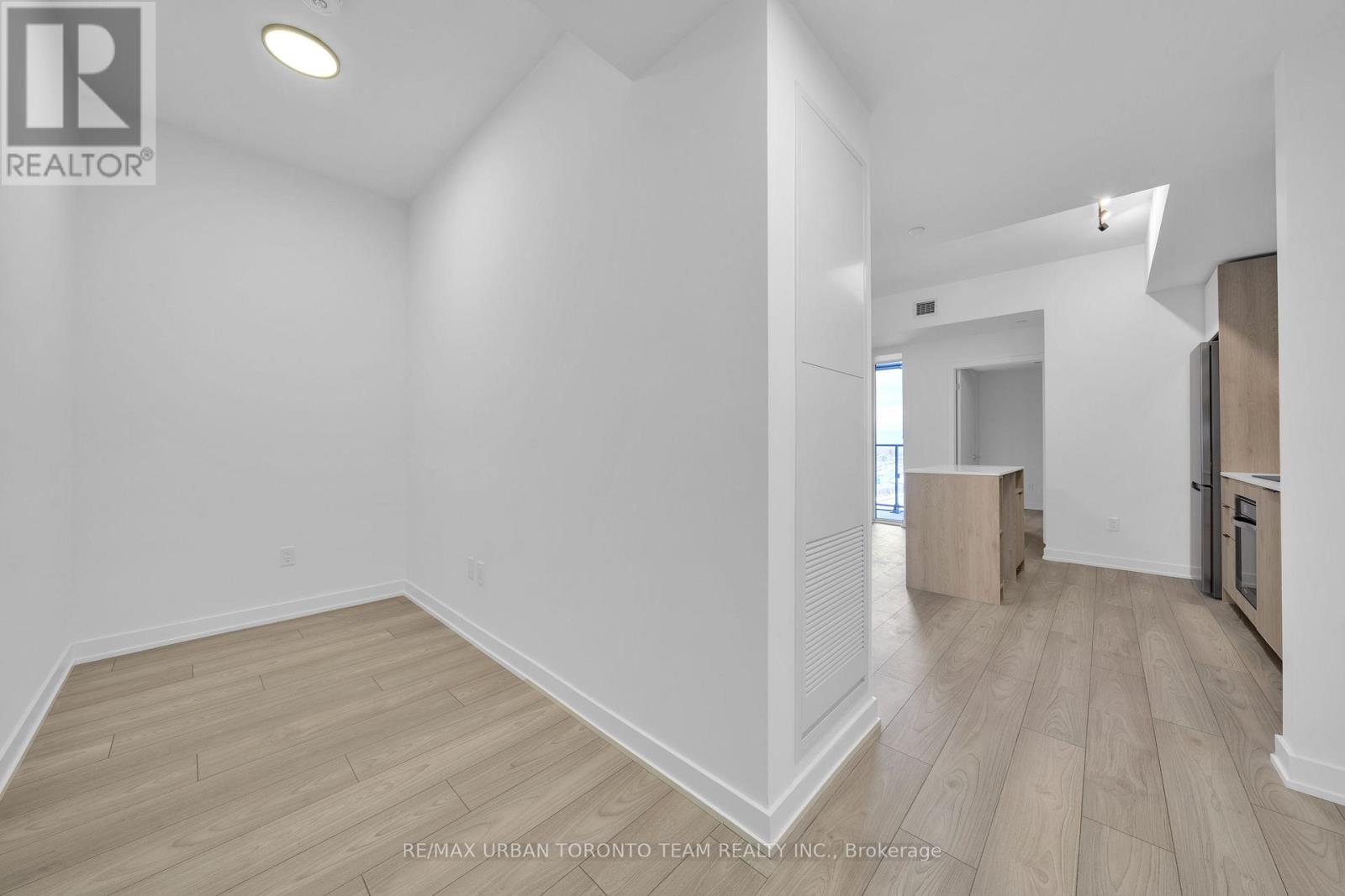 524 - 1007 The Queensway, Toronto, Ontario  M8Z 6C7 - Photo 3 - W12539188