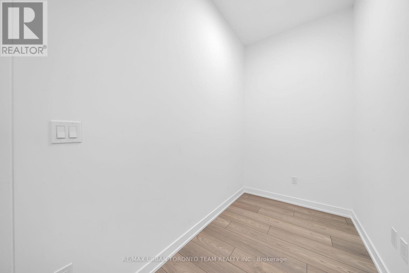 524 - 1007 The Queensway, Toronto, Ontario  M8Z 6C7 - Photo 4 - W12539188