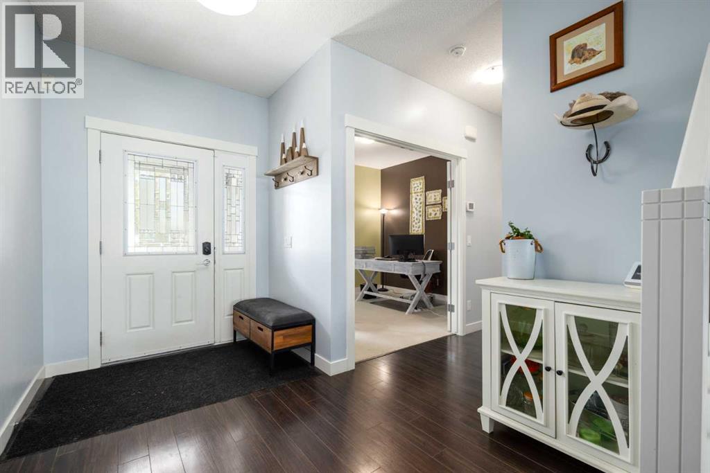 84 Sunset Manor, Cochrane, Alberta  T4C 0N3 - Photo 4 - A2247739