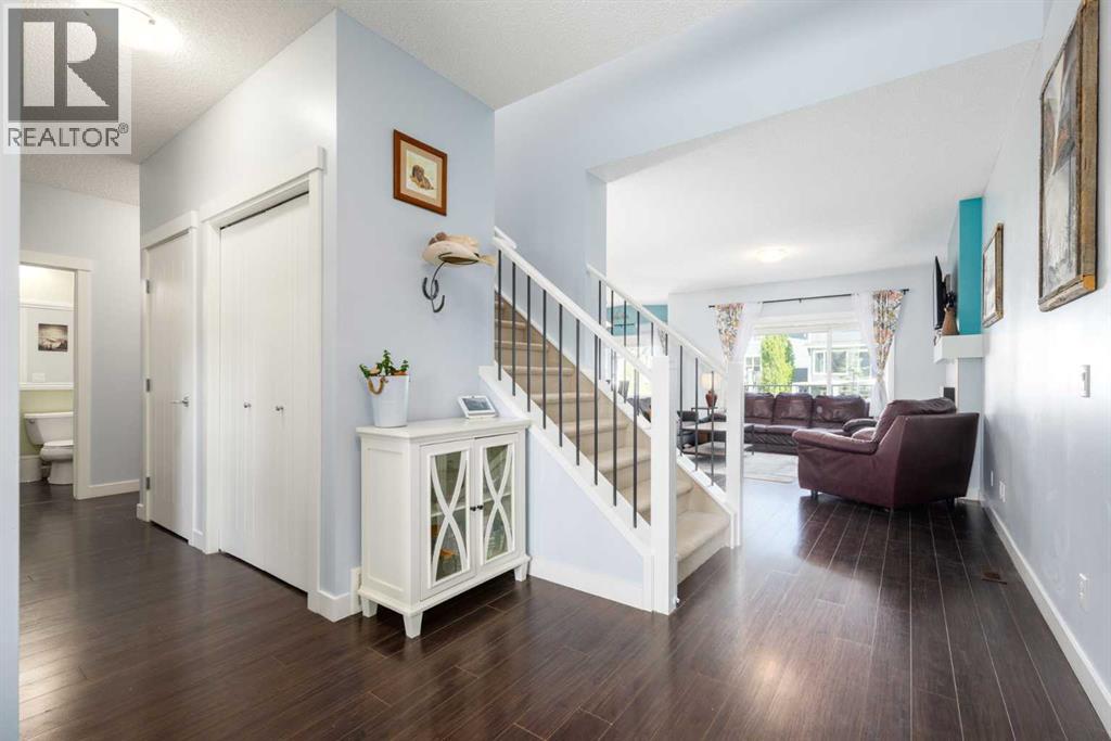 84 Sunset Manor, Cochrane, Alberta  T4C 0N3 - Photo 5 - A2247739