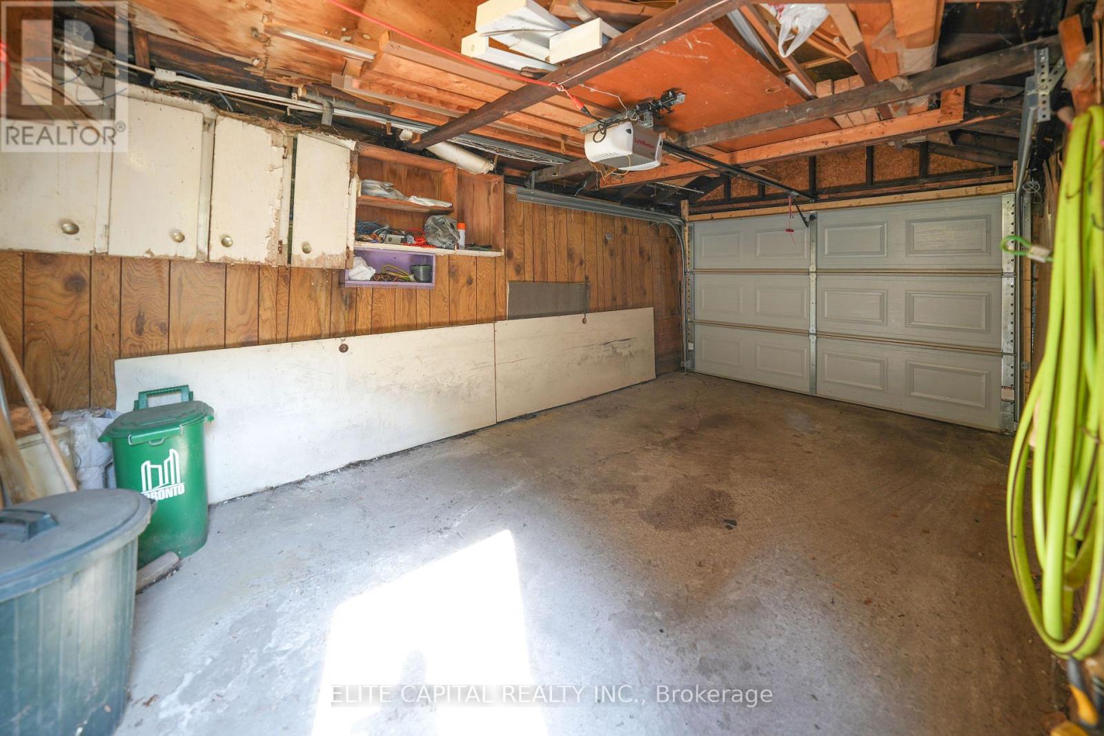 122 Marchmount Road, Toronto, Ontario  M6G 2B1 - Photo 12 - C12539246