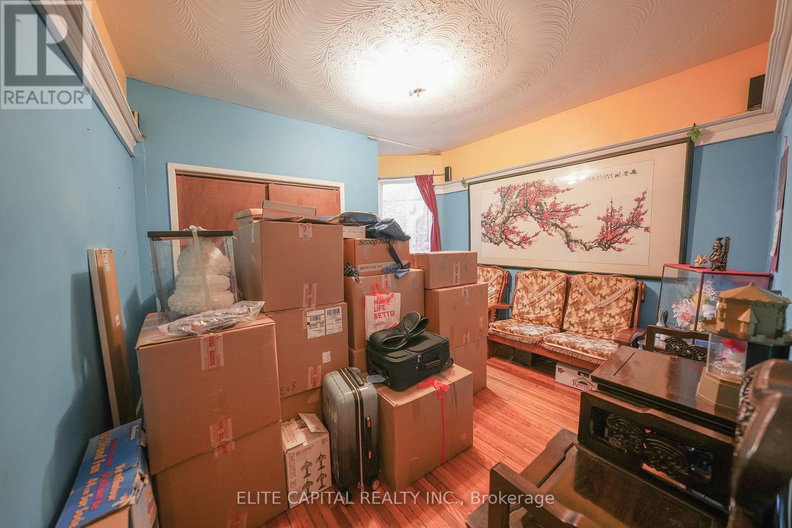 122 Marchmount Road, Toronto, Ontario  M6G 2B1 - Photo 4 - C12539246