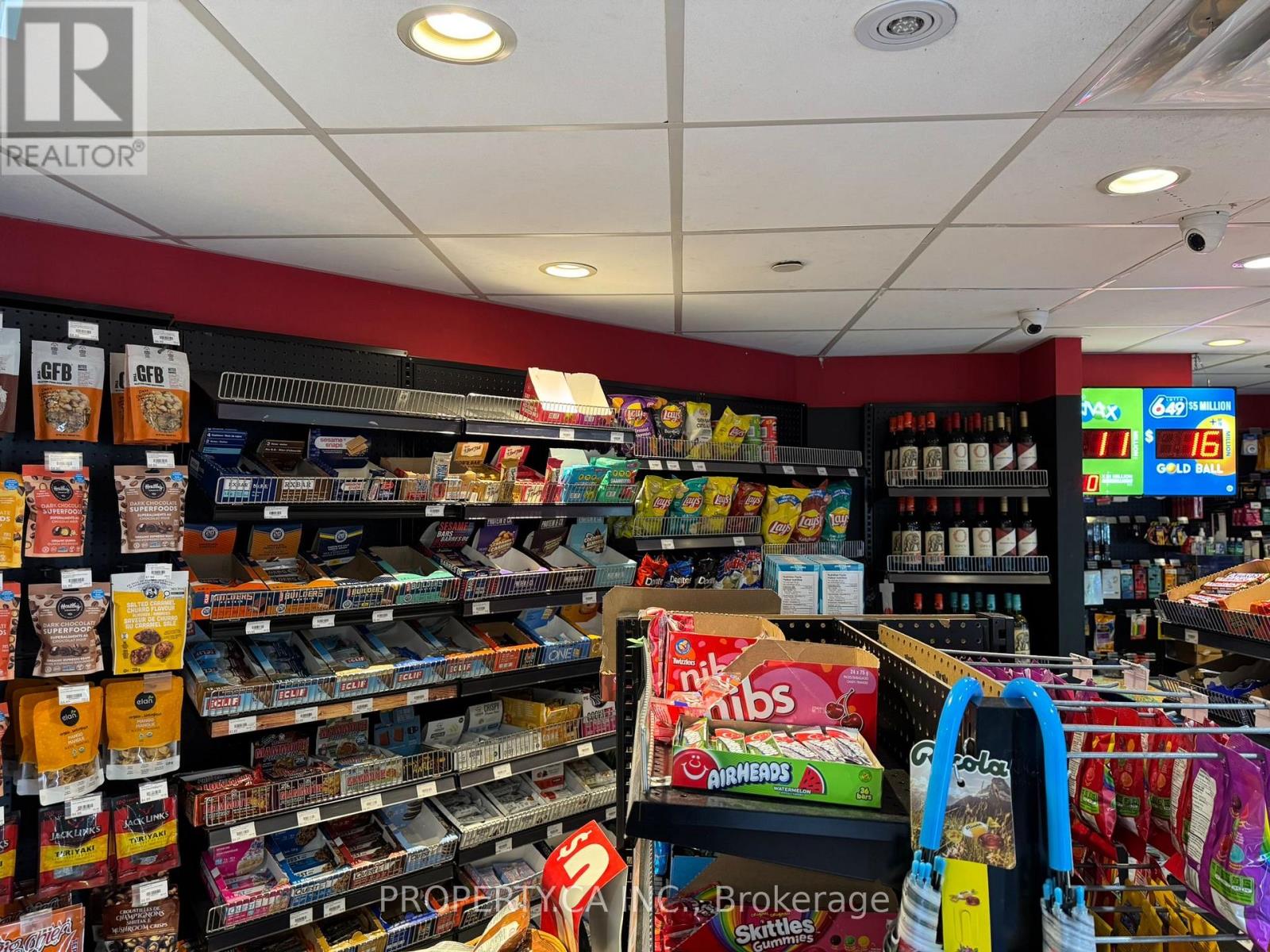 R9 - 2 Bloor Street E, Toronto, Ontario  M4W 3E2 - Photo 5 - C12539248