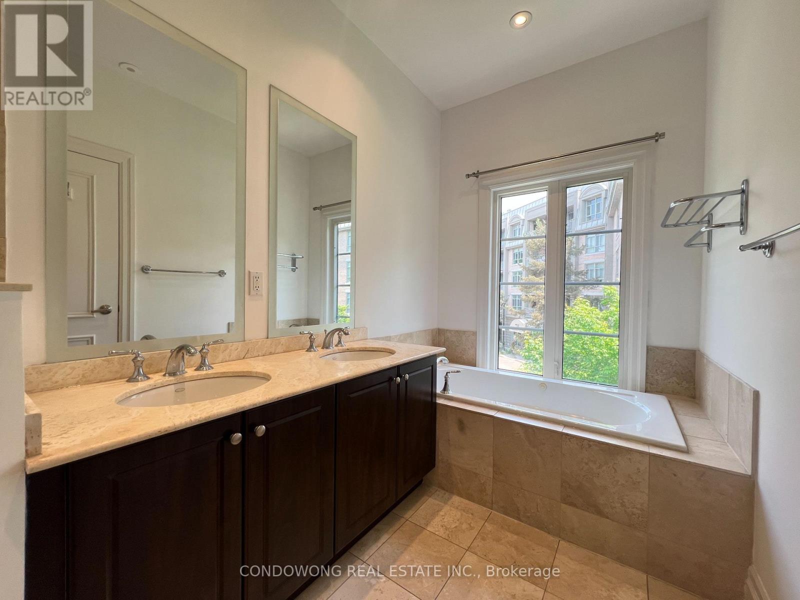612 - 53 York Mills Road, Toronto, Ontario  M2P 1B6 - Photo 10 - C12539254
