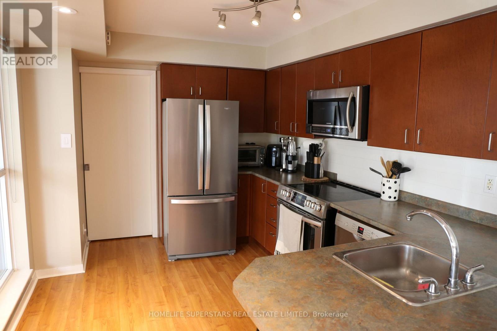 609 - 76 Shuter Street, Toronto, Ontario  M5B 1B4 - Photo 8 - C12539262