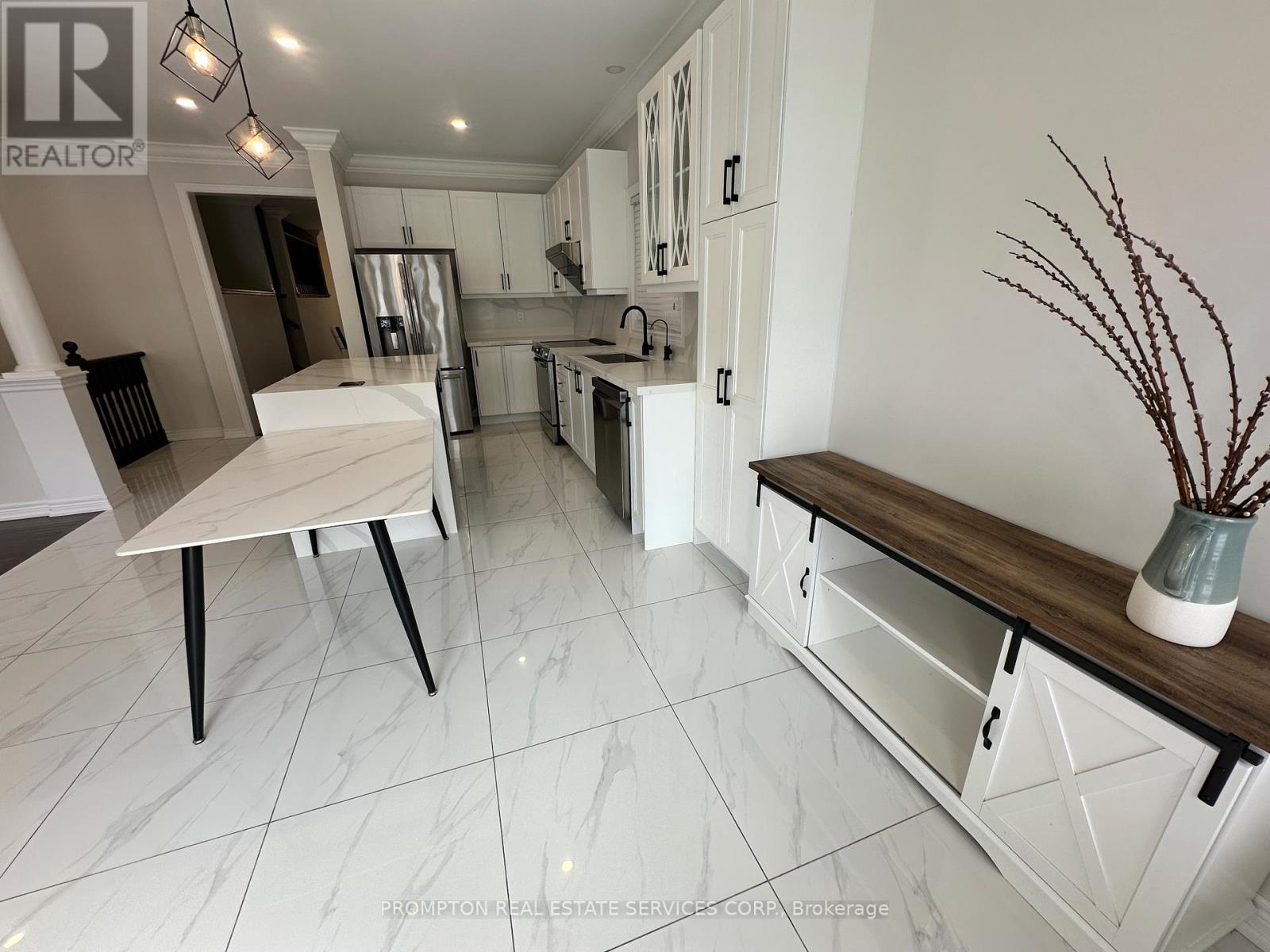 58 Bigelow Road, Whitchurch-Stouffville, Ontario  L4A 0W4 - Photo 7 - N12538876