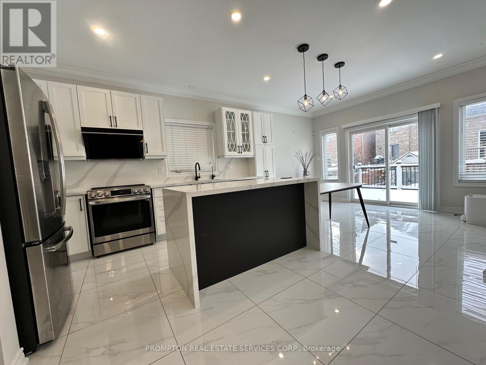 58 Bigelow Road, Whitchurch-Stouffville, Ontario  L4A 0W4 - Photo 5 - N12538876