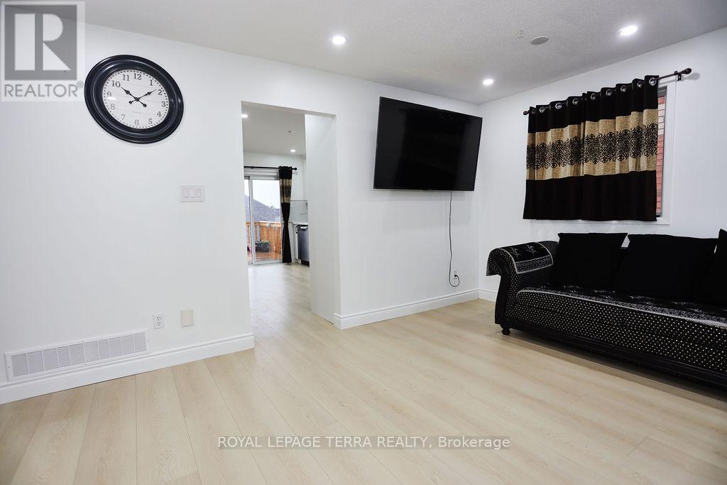 45 Peregrine Road, Barrie, Ontario  L4M 6R1 - Photo 9 - S12539084