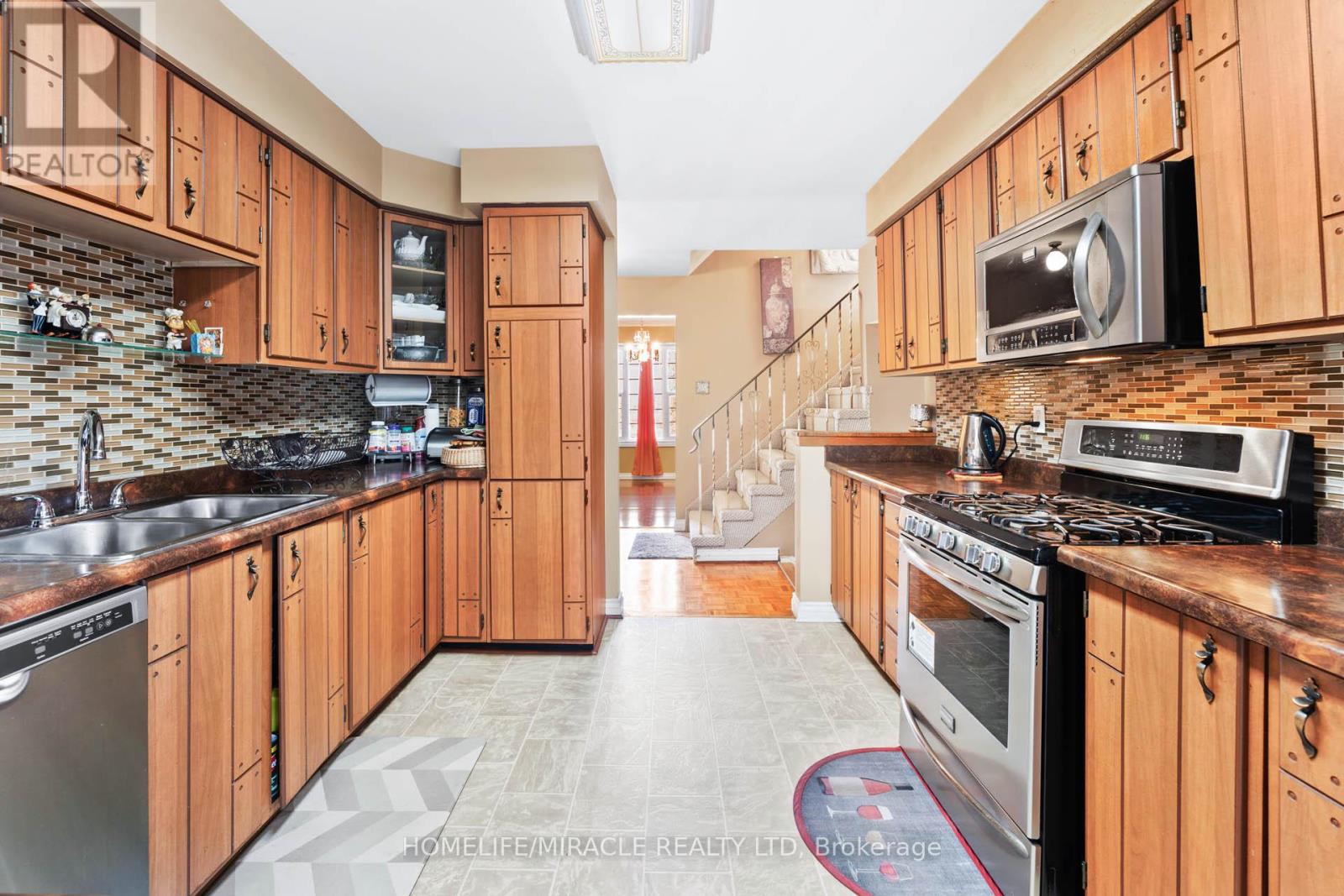 73 Garrard Road, Whitby, Ontario  L1N 3K4 - Photo 9 - E12539304