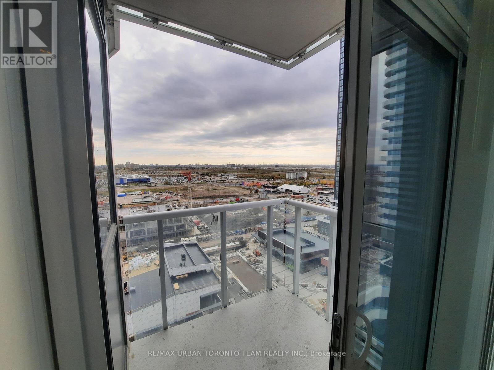 1212 - 8 Interchange Way, Vaughan, Ontario  L4K 5Z7 - Photo 11 - N12539244